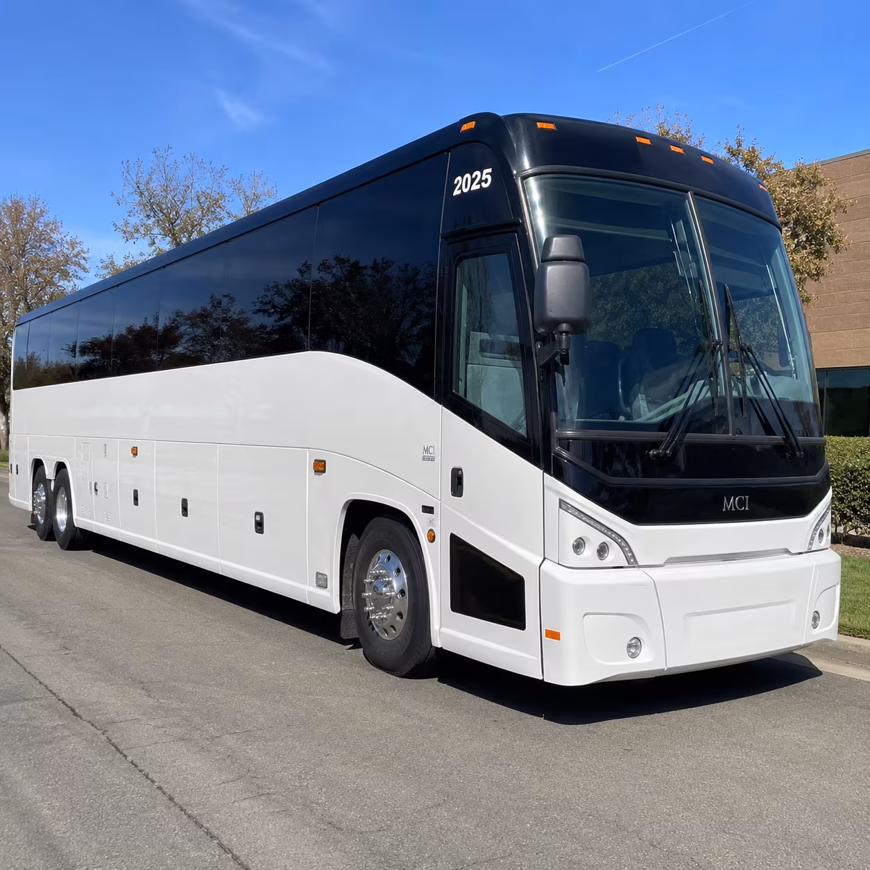 corporate shuttle service between long beach hotels and the convention center